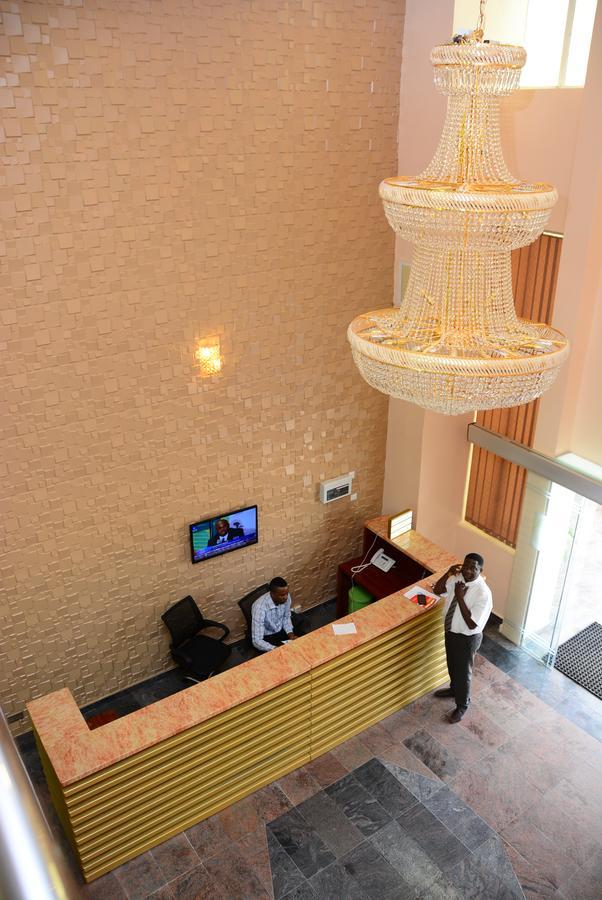 Fawzy Hotel Ибадан Экстерьер фото